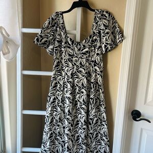 A New Day Black and White Flutter Sleeve Dress